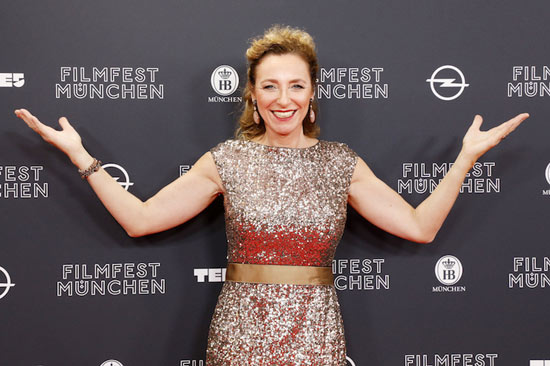 estivalchefin Diana Iljine begrüßte die rund 1.500 Gäste (©Foto: Filmfest München)